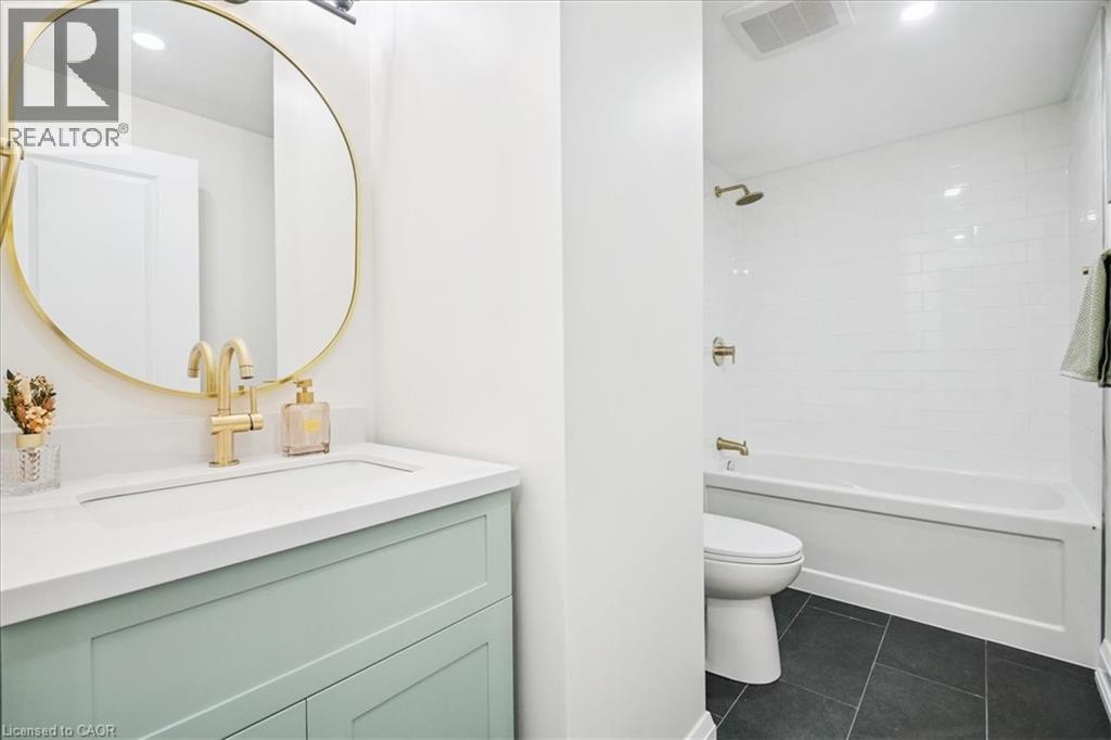 Photo 22 of 25 Elgin Street, Waterdown ON