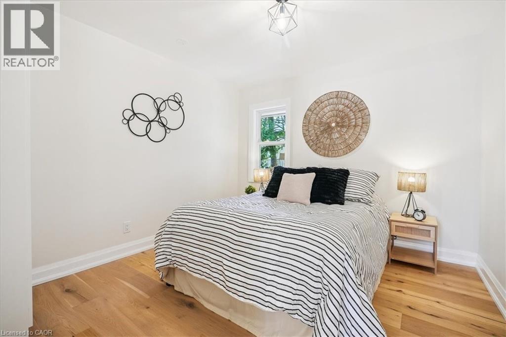 Photo 20 of 25 Elgin Street, Waterdown ON