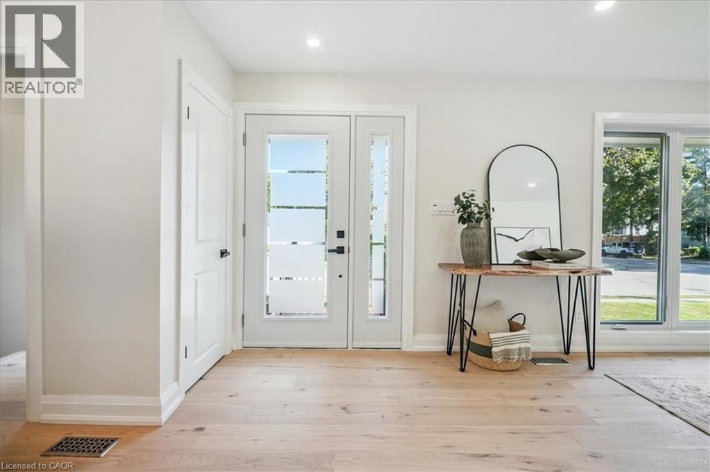 Photo 6 of 25 Elgin Street, Waterdown ON