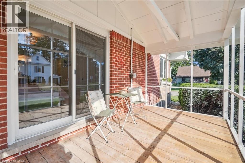 Photo 18 of 25 Elgin Street, Waterdown ON