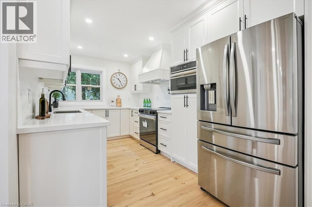 Photo 11 of 25 Elgin Street, Waterdown ON