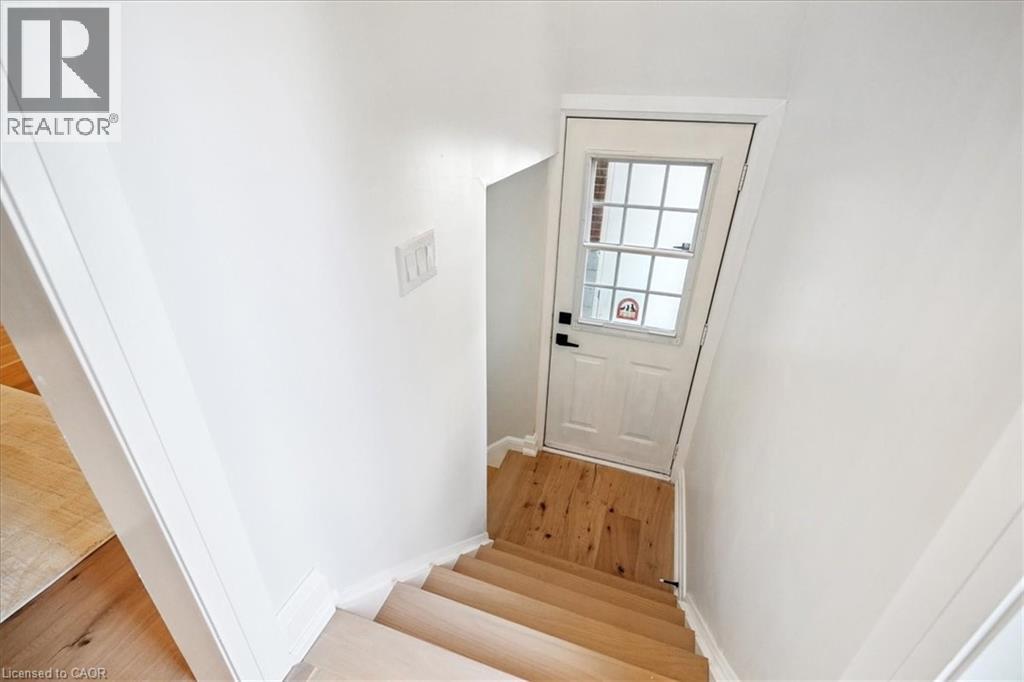 Photo 24 of 25 Elgin Street, Waterdown ON