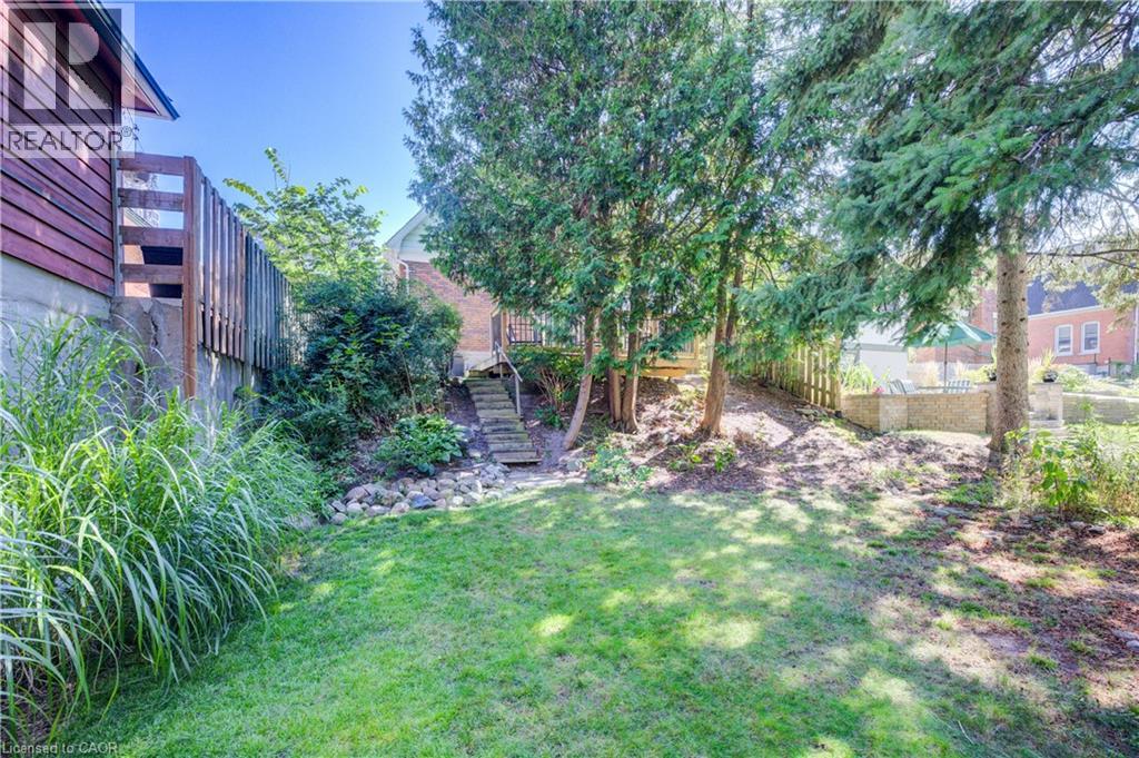 Photo 41 of 19 Dunbar Road N, Waterloo ON