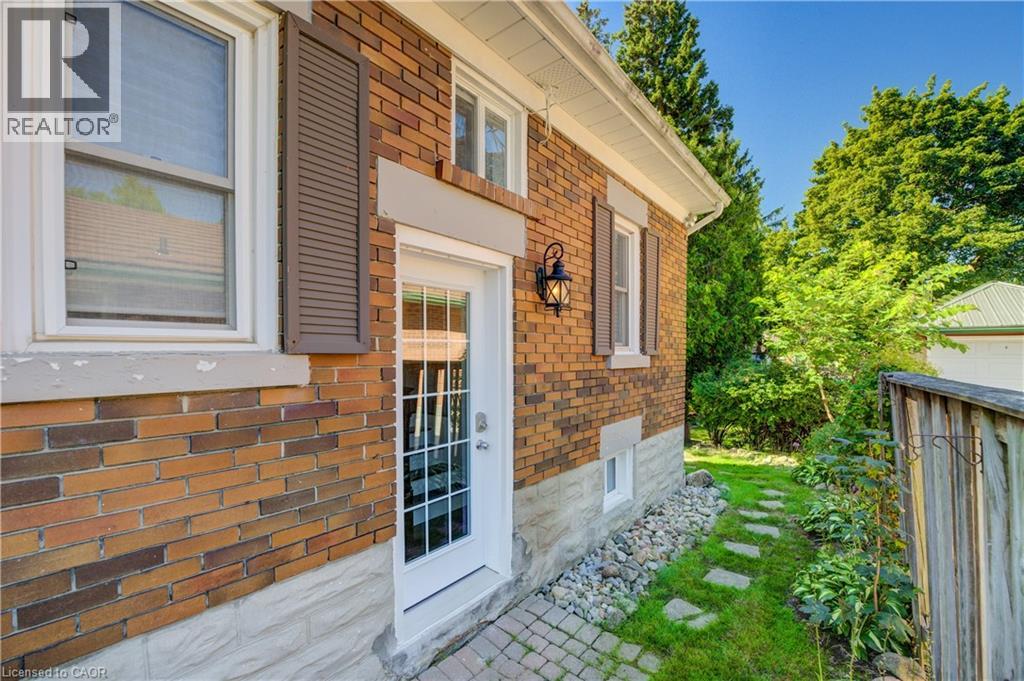 Photo 43 of 19 Dunbar Road N, Waterloo ON