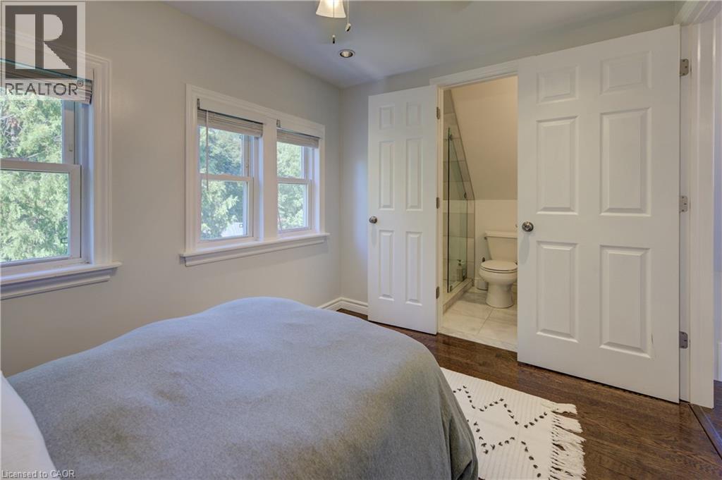 Photo 23 of 19 Dunbar Road N, Waterloo ON