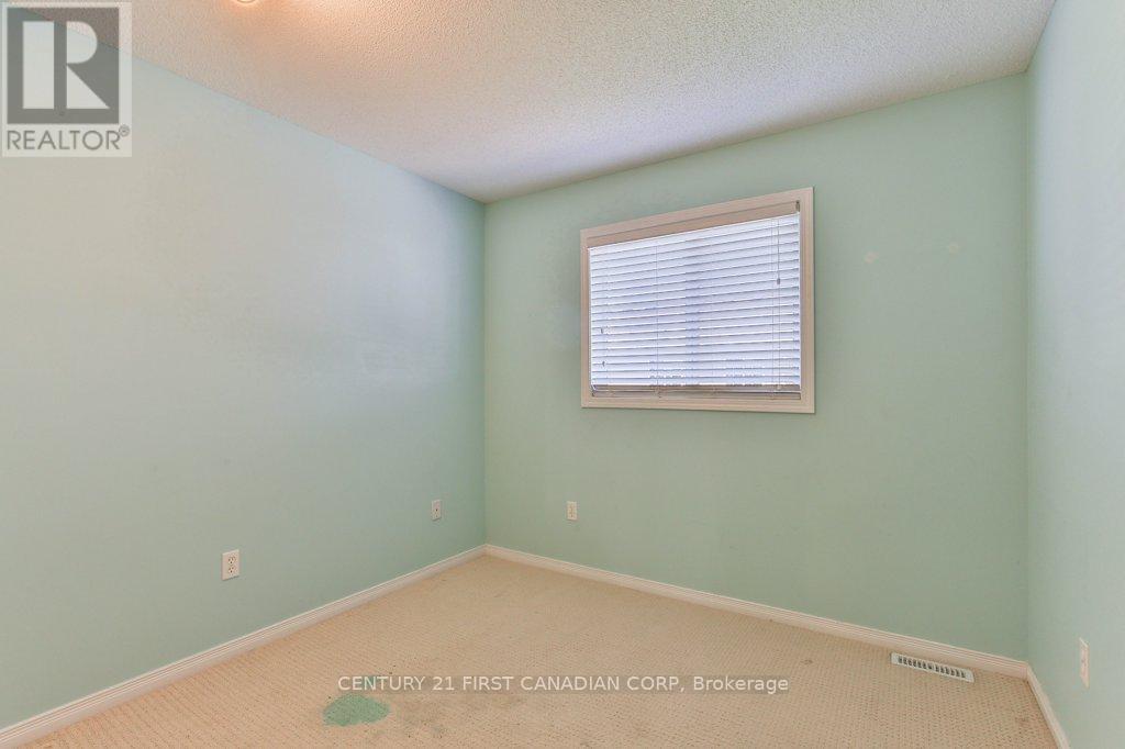 Photo 26 of 1600 Mickleborough Drive, London North ON
