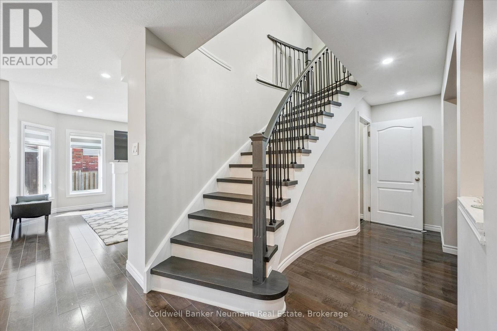 Photo 37 of 64 Laughland Lane, Guelph ON