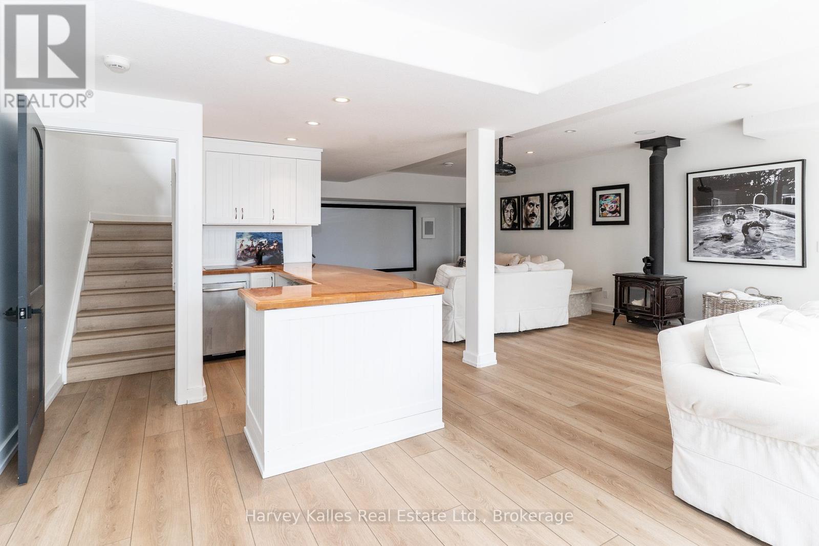 Photo 26 of 4 1118 North Drive, Muskoka Lakes ON