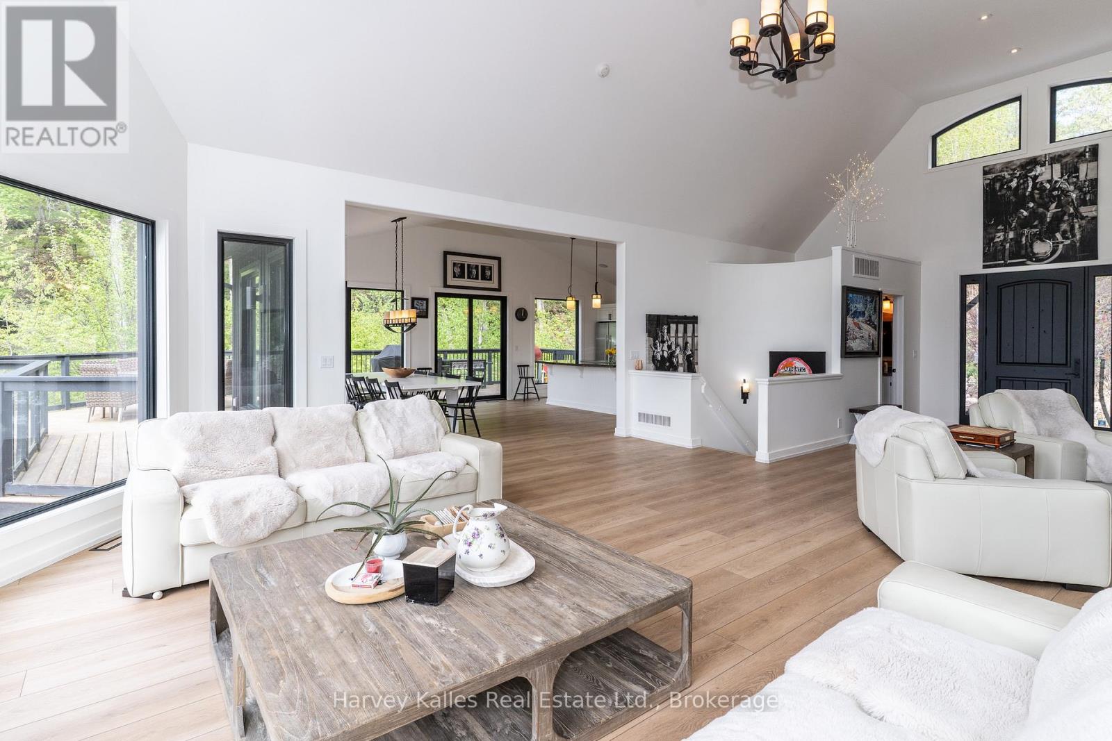 Photo 7 of 4 1118 North Drive, Muskoka Lakes ON