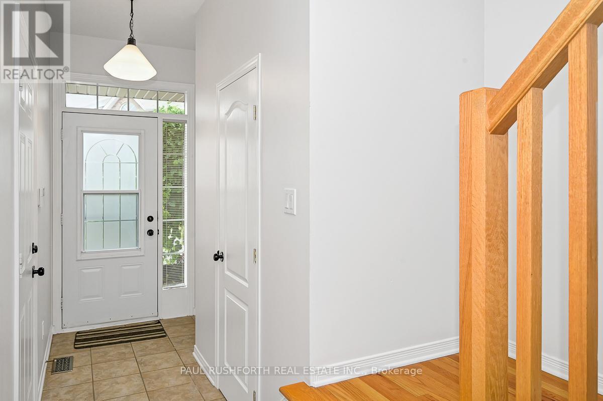 Photo 2 of 115 Tall Oak Private, Ottawa ON
