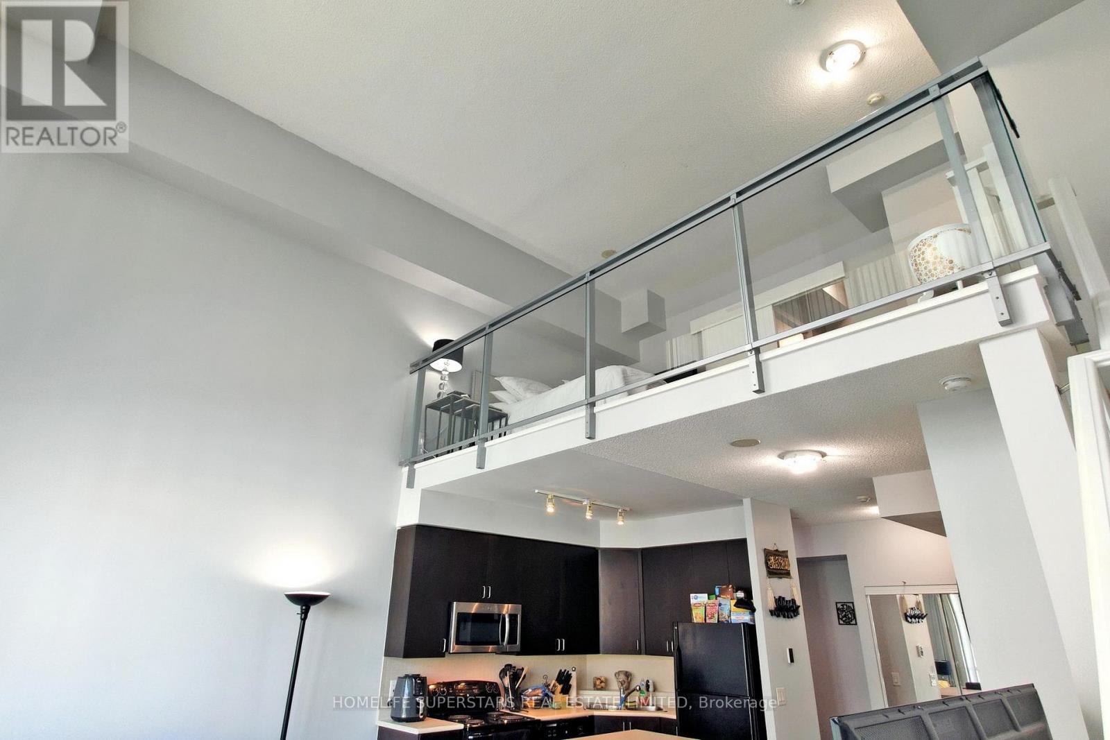 Photo 12 of 1013 223 Webb Drive, Mississauga ON