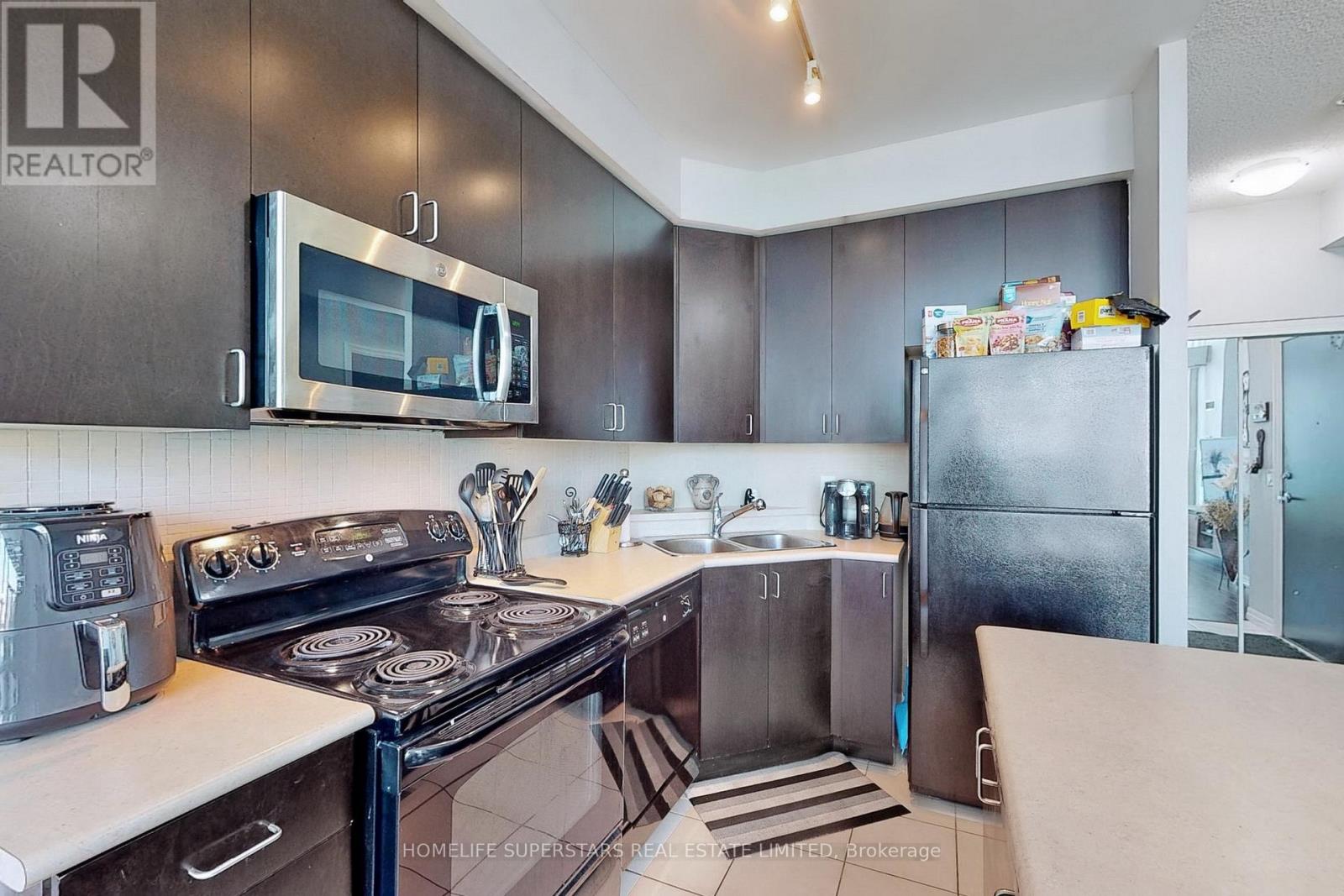 Photo 20 of 1013 223 Webb Drive, Mississauga ON