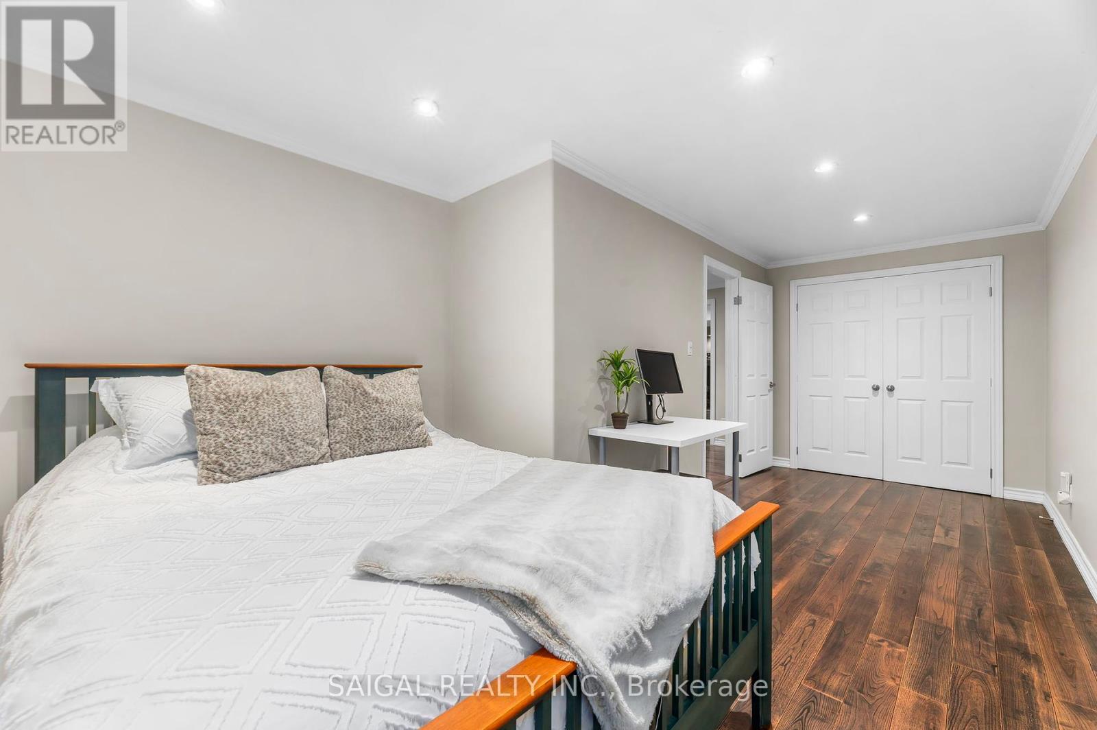 Photo 37 of 7174 Upton Crescent, Mississauga ON