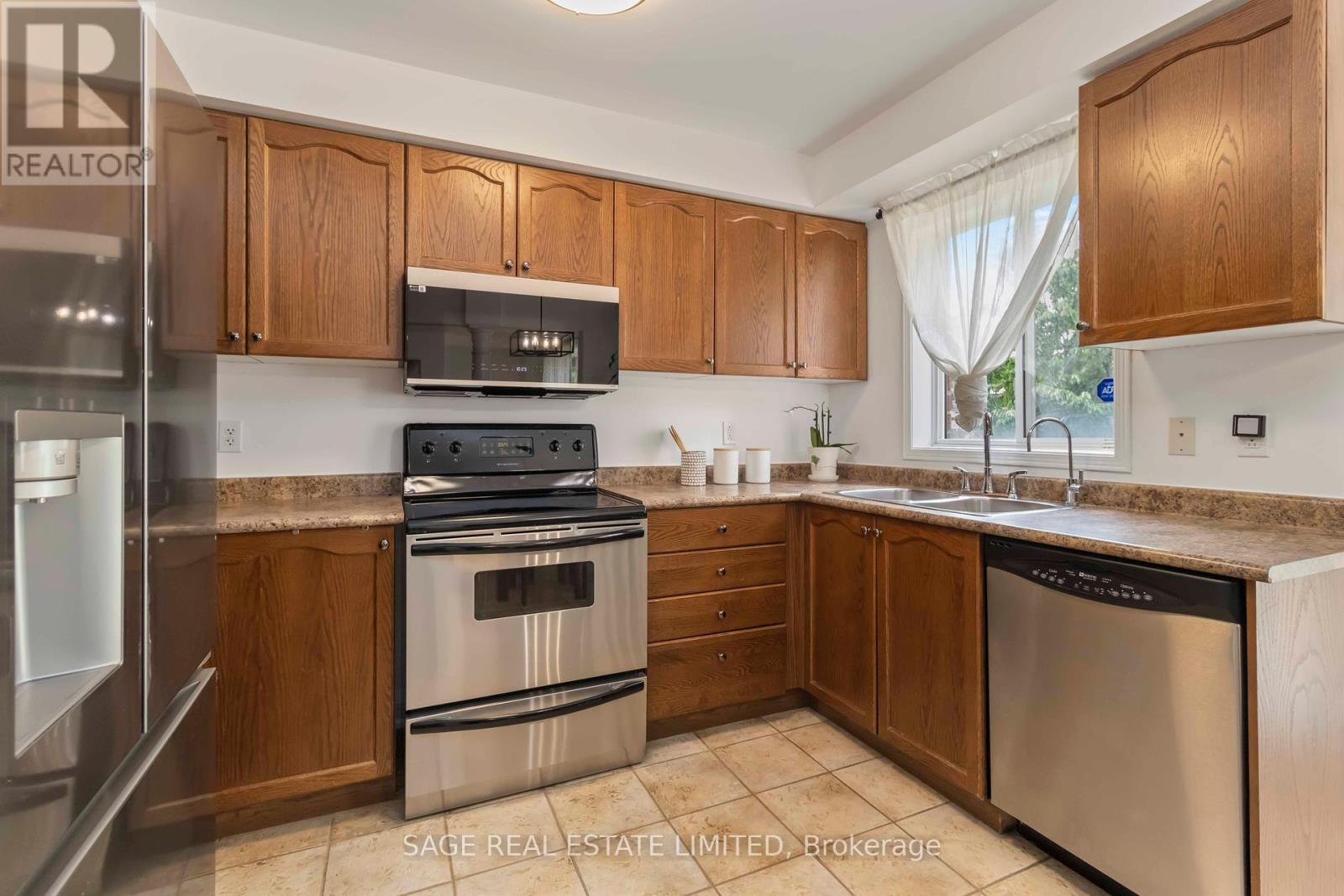 Photo 17 of 4159 Castlebury Street, Mississauga ON