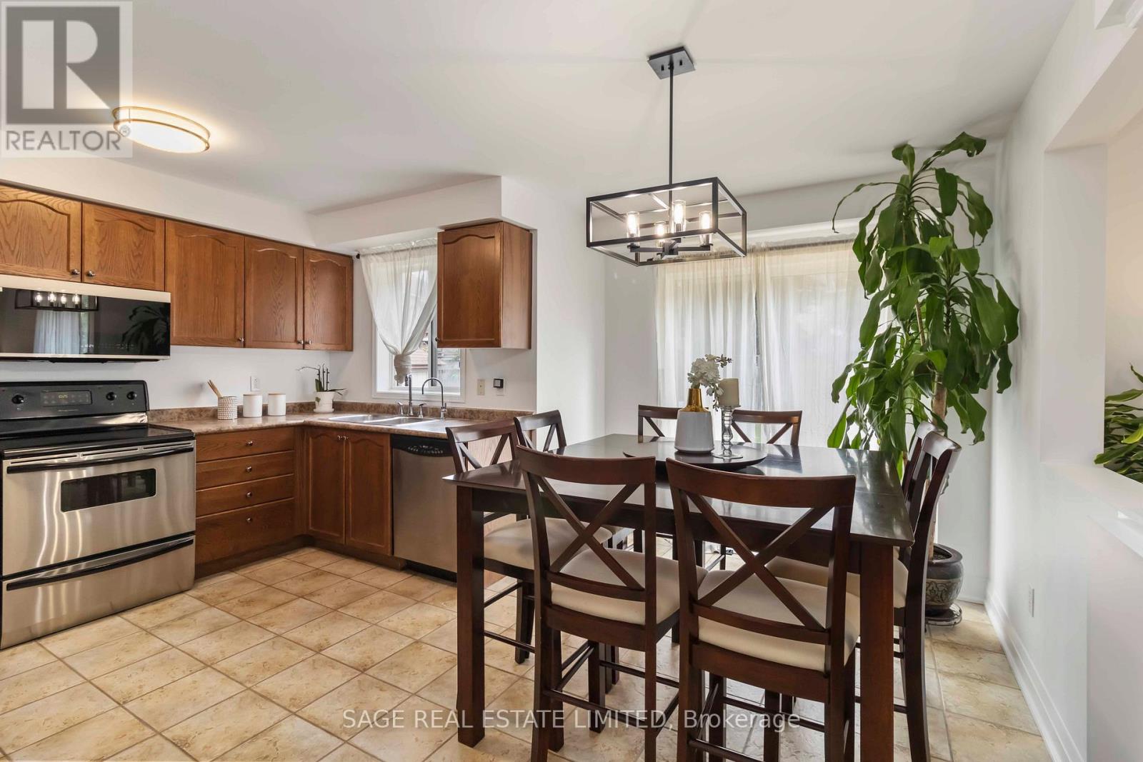 Photo 18 of 4159 Castlebury Street, Mississauga ON