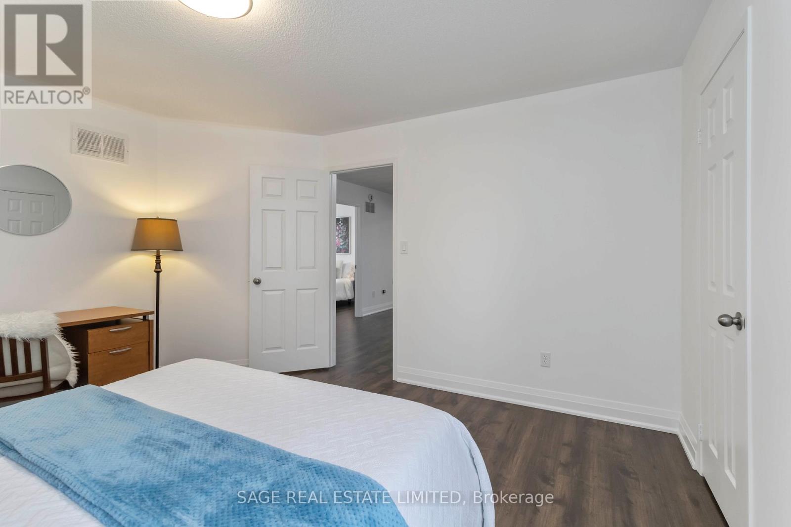 Photo 24 of 4159 Castlebury Street, Mississauga ON