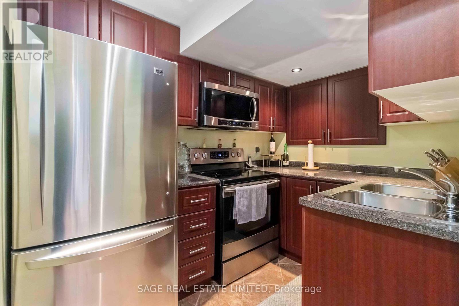 Photo 39 of 4159 Castlebury Street, Mississauga ON
