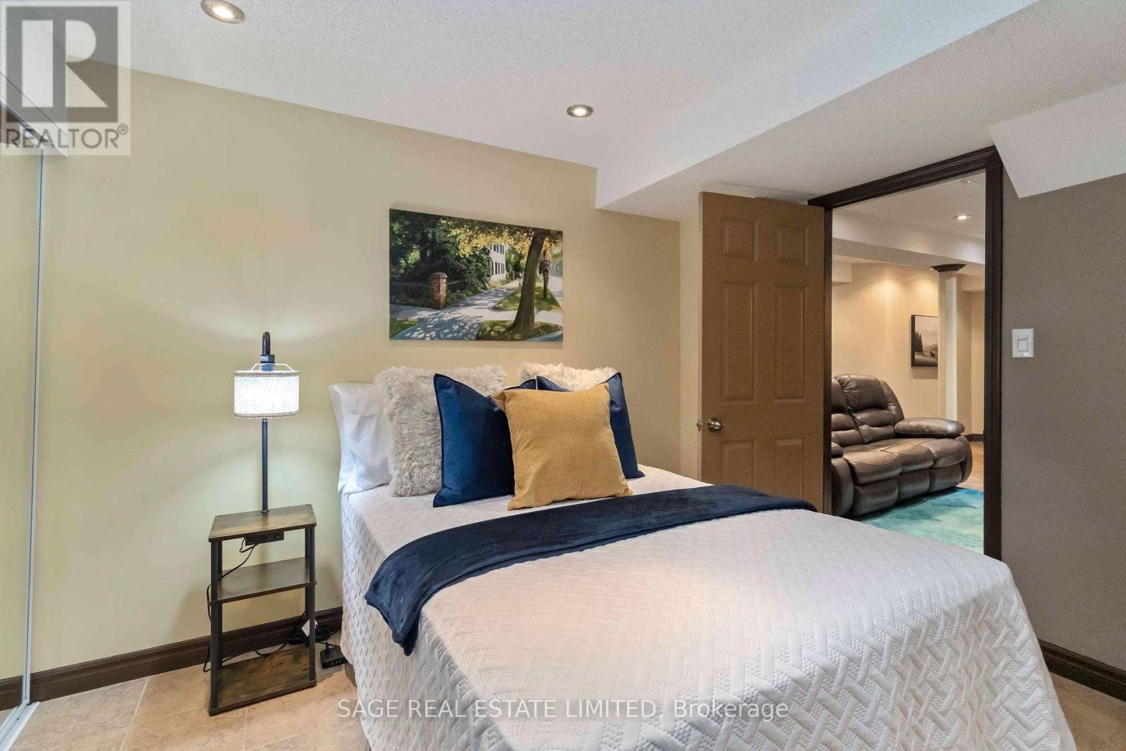 Photo 41 of 4159 Castlebury Street, Mississauga ON