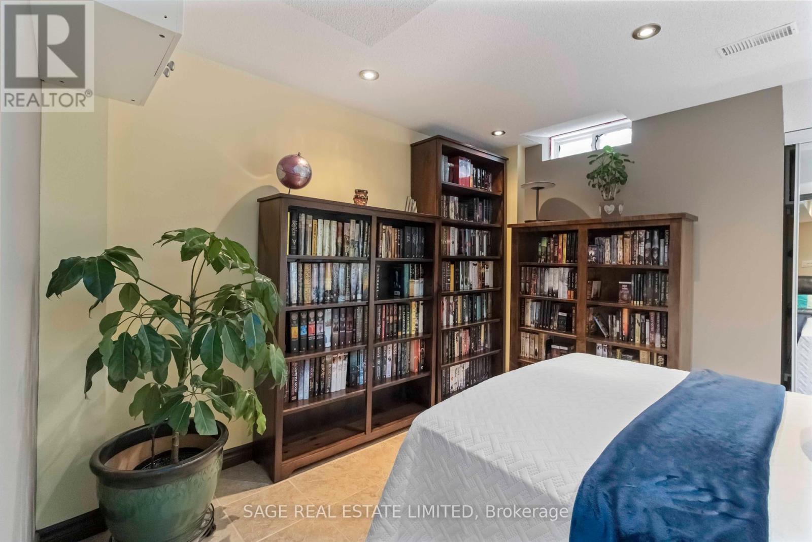Photo 42 of 4159 Castlebury Street, Mississauga ON