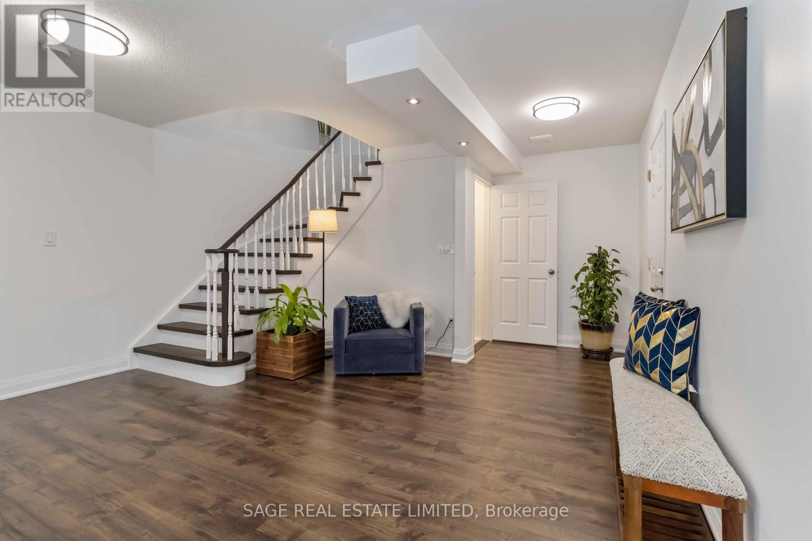Photo 7 of 4159 Castlebury Street, Mississauga ON
