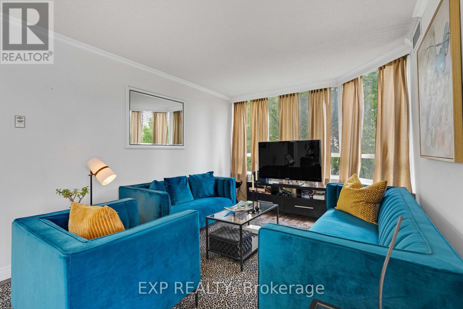 Photo 7 of 203 3605 Kariya Drive, Mississauga ON