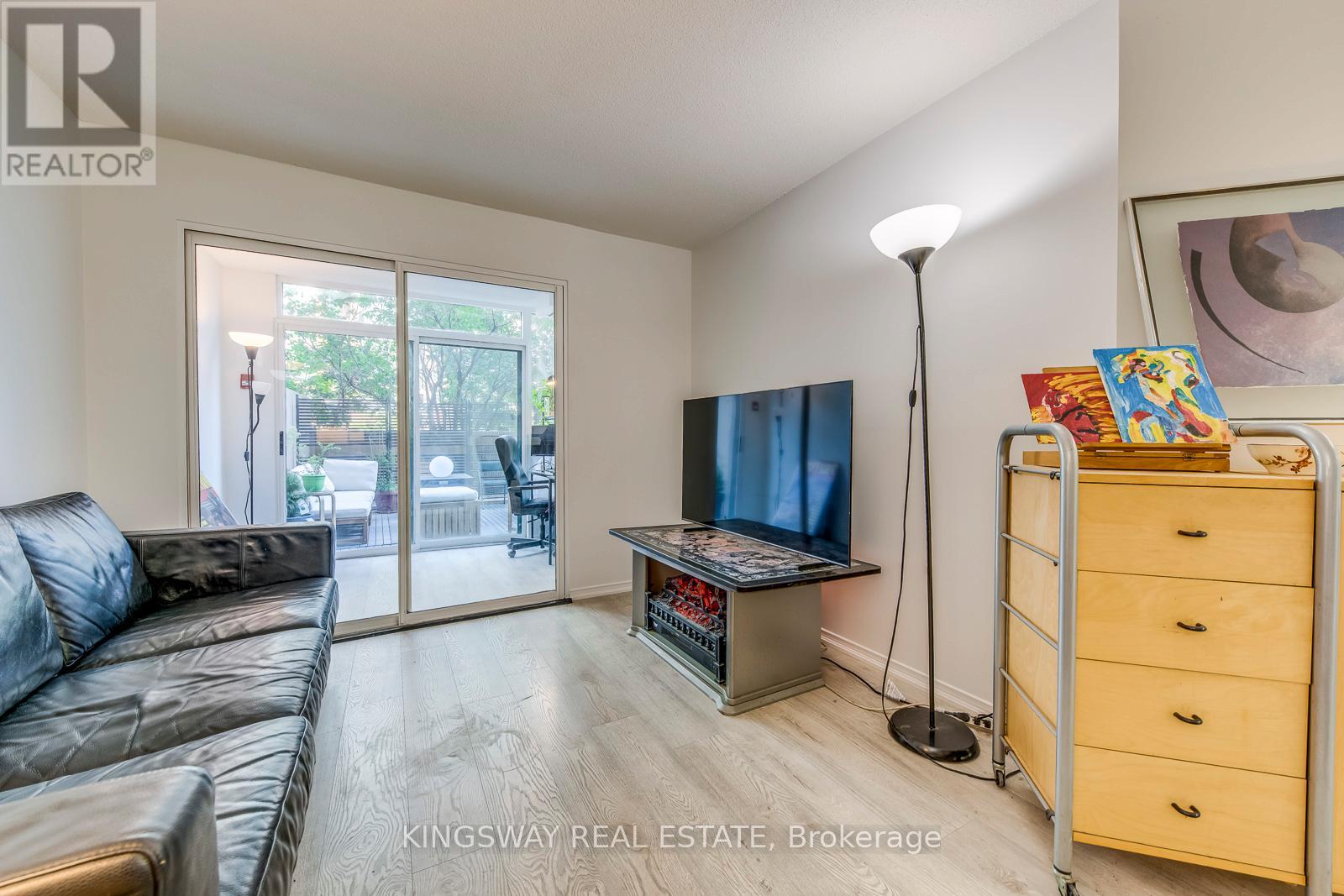 Photo 16 of 110 145 Hillcrest Avenue, Mississauga ON