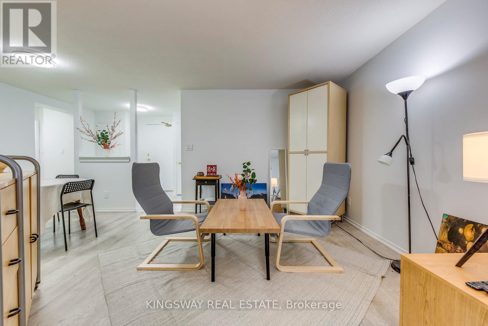 Photo 19 of 110 145 Hillcrest Avenue, Mississauga ON