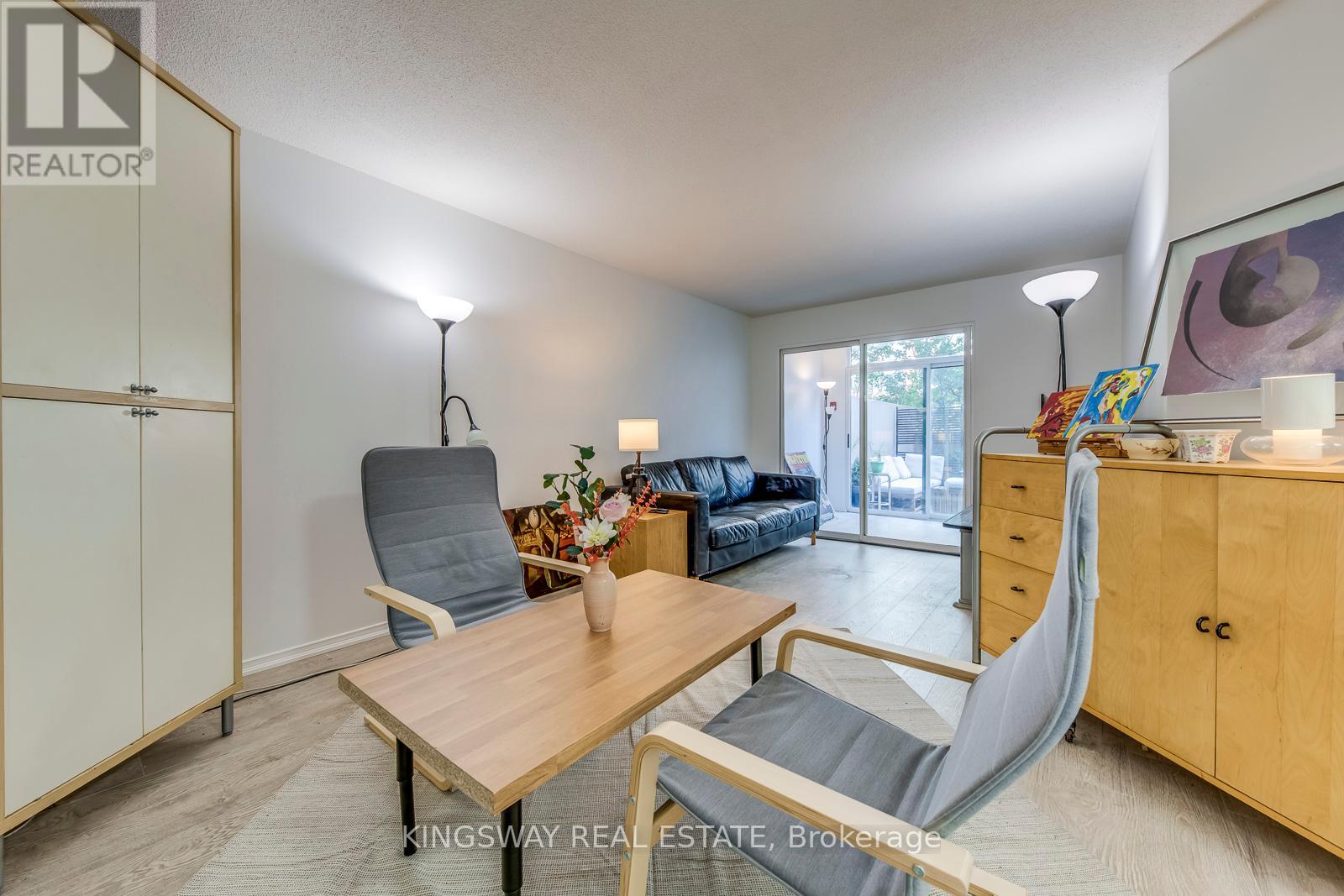 Photo 23 of 110 145 Hillcrest Avenue, Mississauga ON