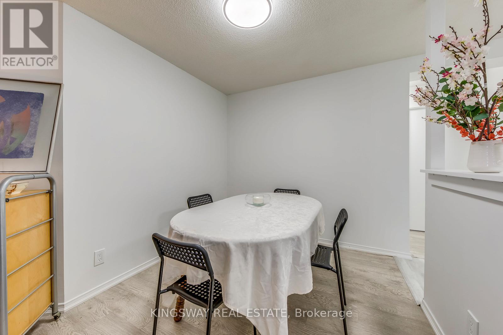Photo 24 of 110 145 Hillcrest Avenue, Mississauga ON