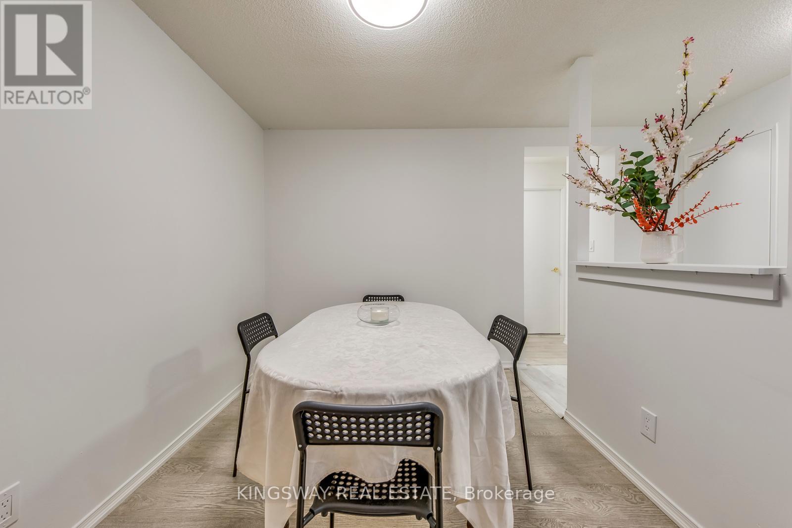 Photo 25 of 110 145 Hillcrest Avenue, Mississauga ON
