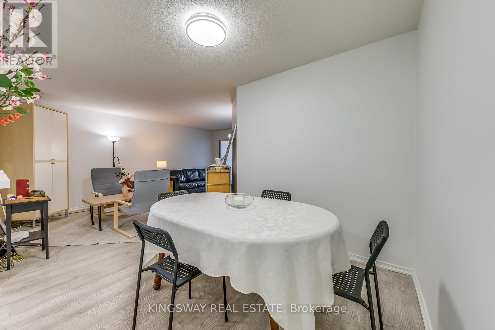Photo 26 of 110 145 Hillcrest Avenue, Mississauga ON