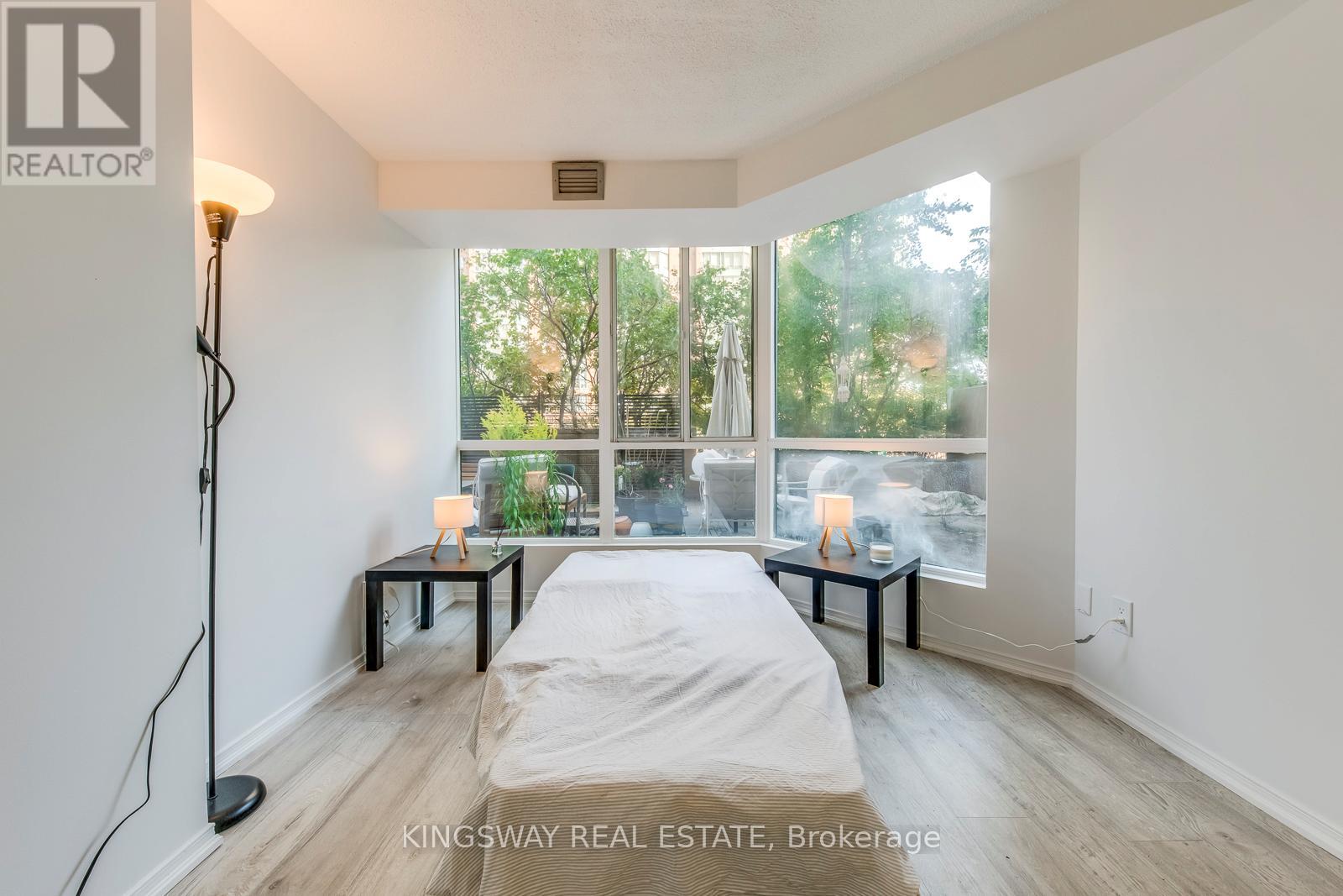 Photo 28 of 110 145 Hillcrest Avenue, Mississauga ON