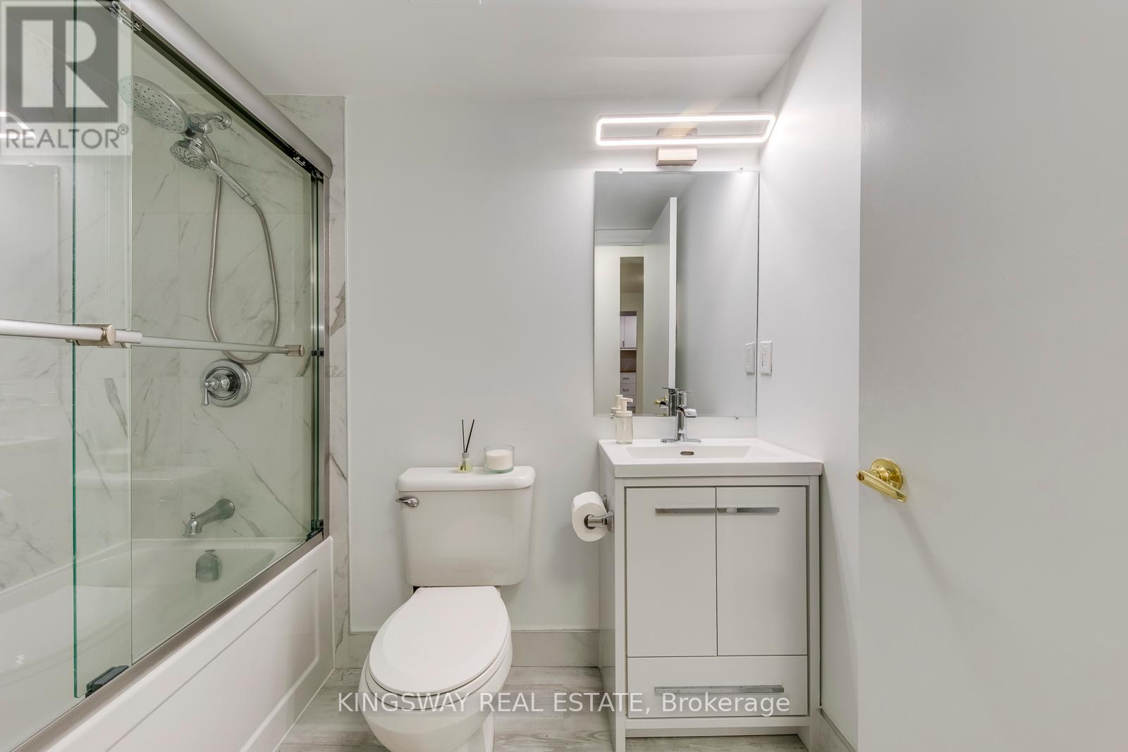 Photo 30 of 110 145 Hillcrest Avenue, Mississauga ON