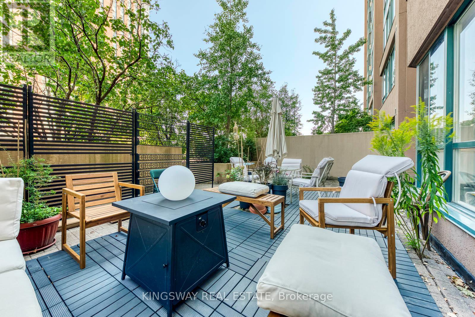 Photo 34 of 110 145 Hillcrest Avenue, Mississauga ON