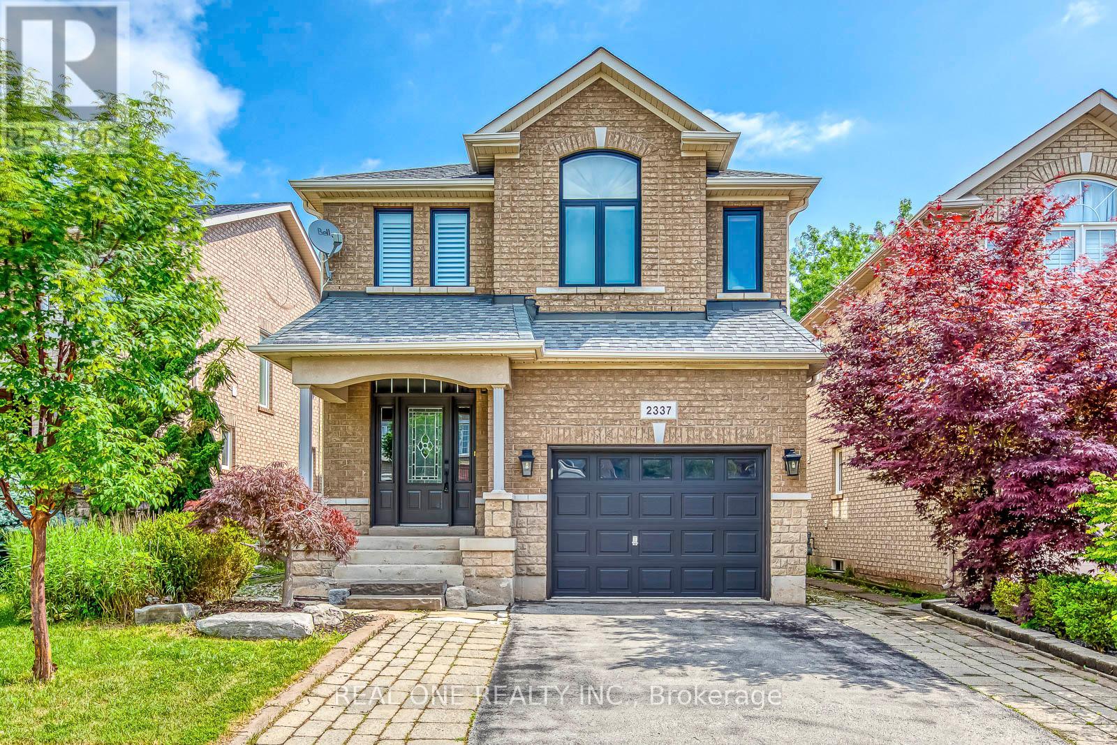 Photo 2 of 2337 Hilda Drive, Oakville ON