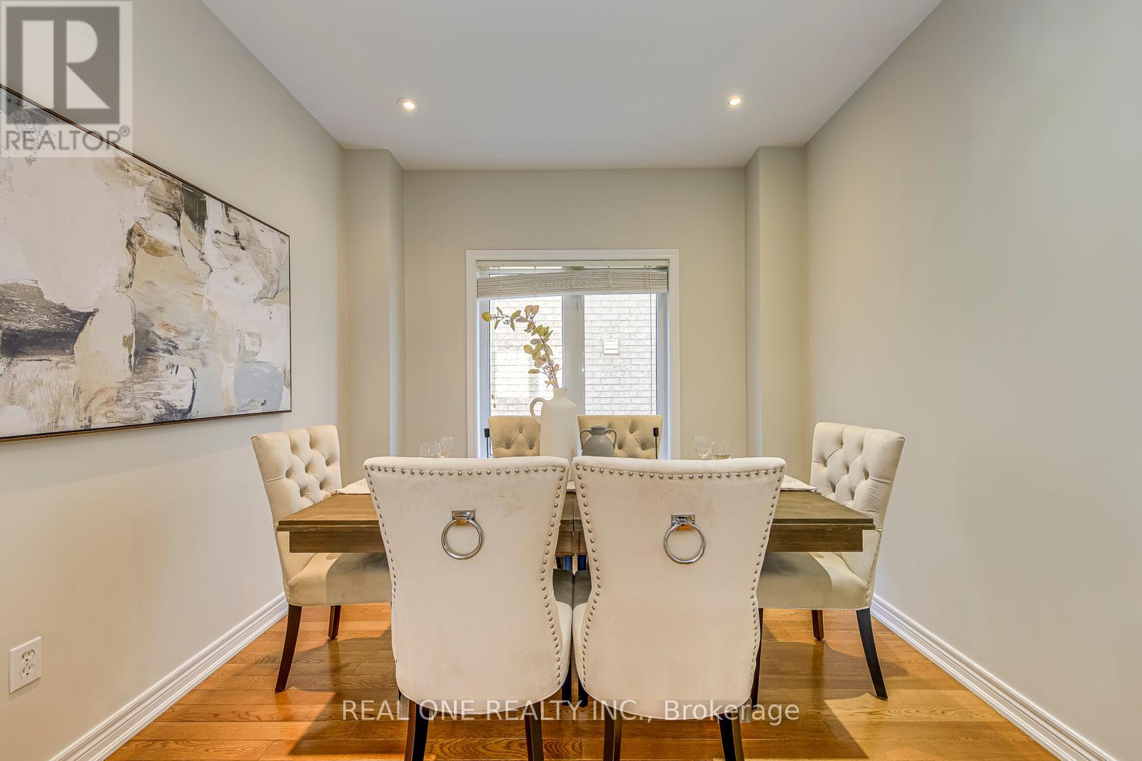 Photo 9 of 2337 Hilda Drive, Oakville ON