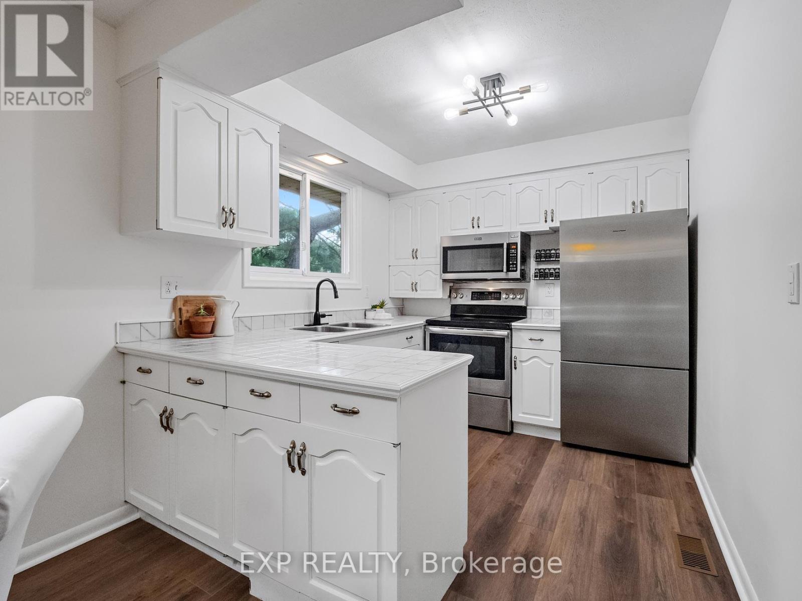 Photo 10 of 6711 Mcmicking Street, Niagara Falls ON