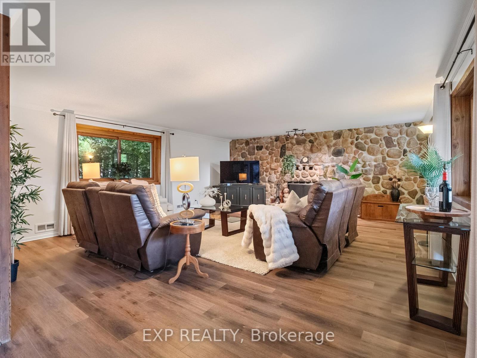 Photo 13 of 6711 Mcmicking Street, Niagara Falls ON