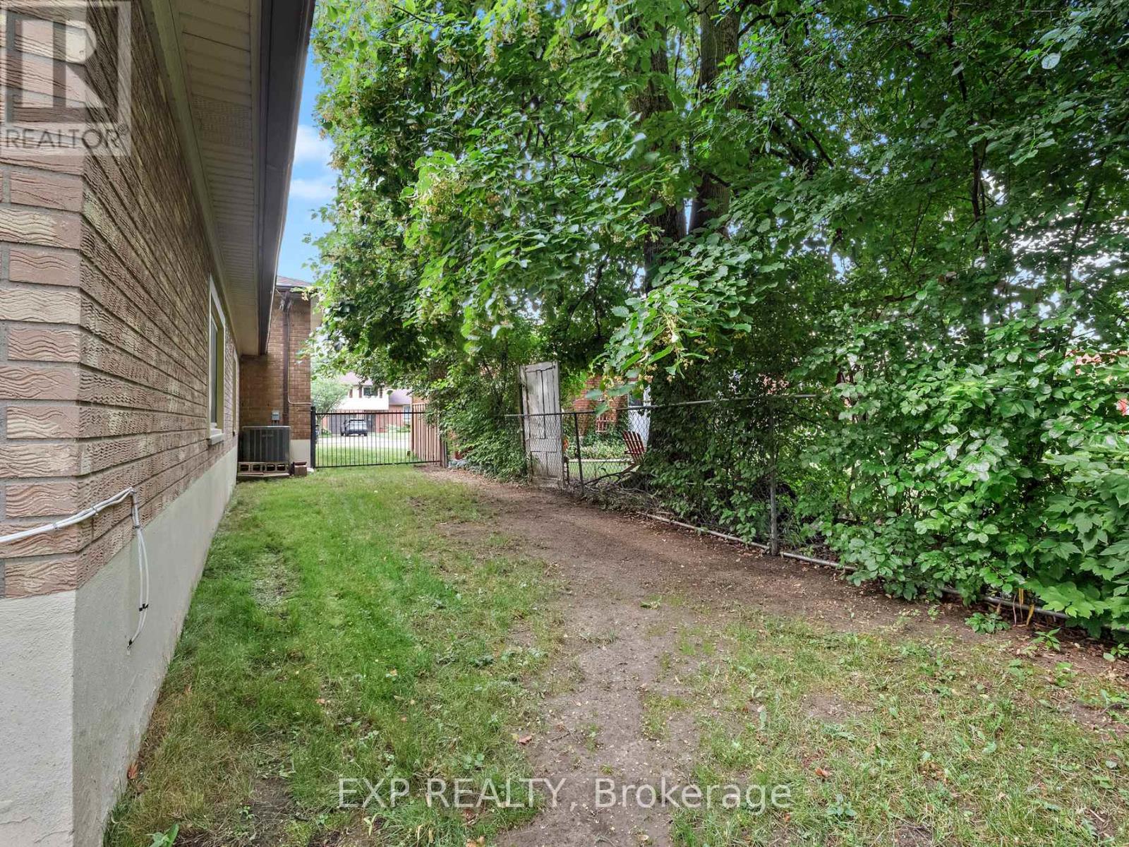 Photo 32 of 6711 Mcmicking Street, Niagara Falls ON