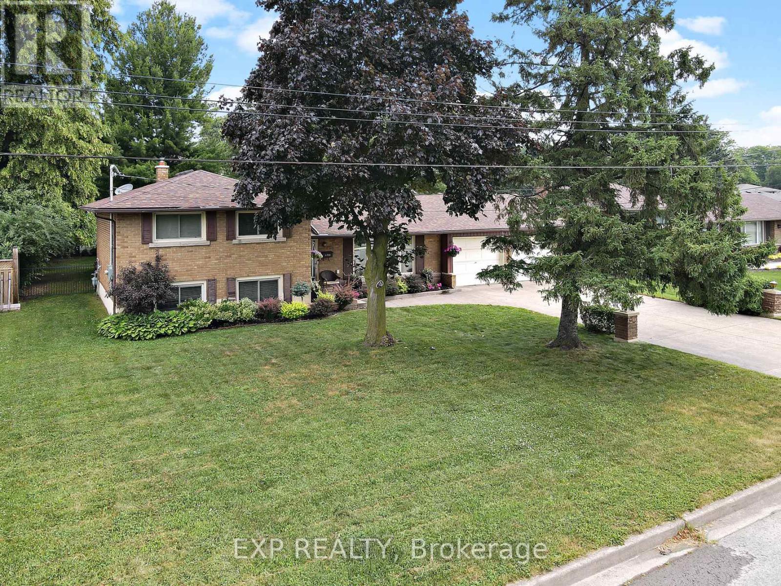 Photo 33 of 6711 Mcmicking Street, Niagara Falls ON