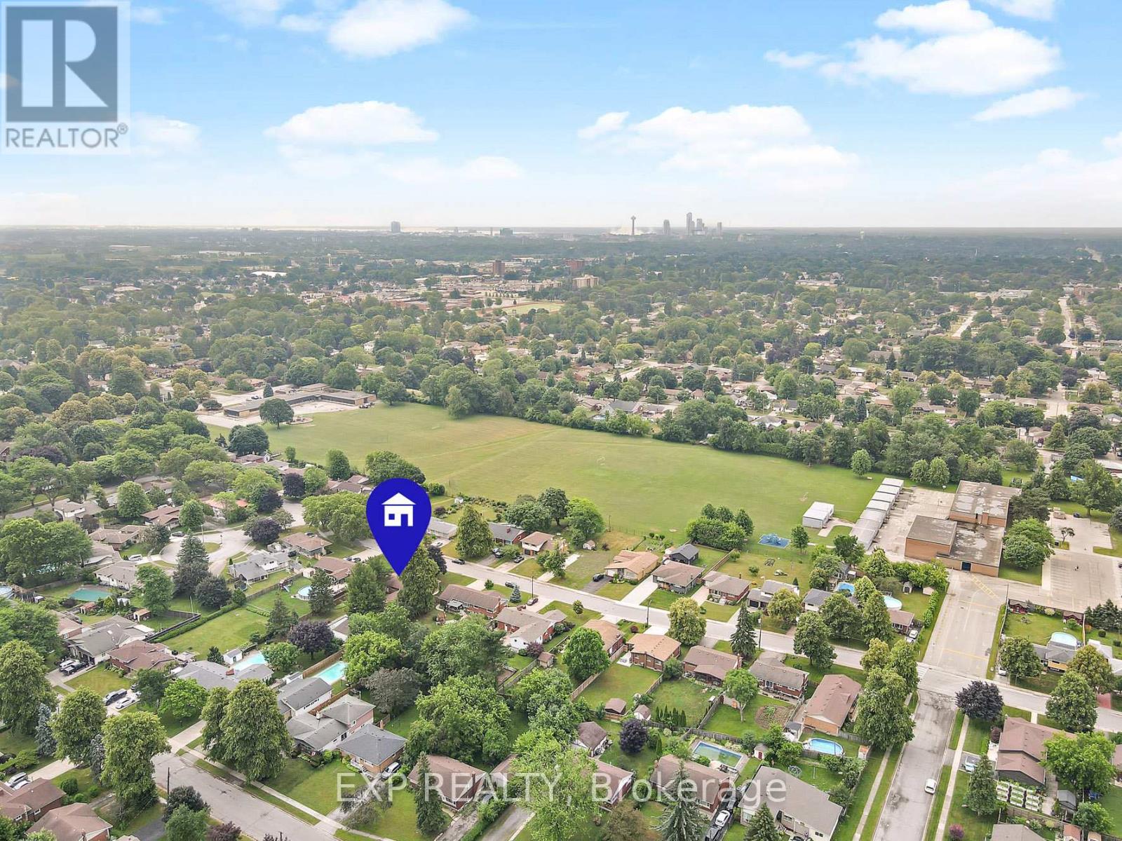 Photo 38 of 6711 Mcmicking Street, Niagara Falls ON