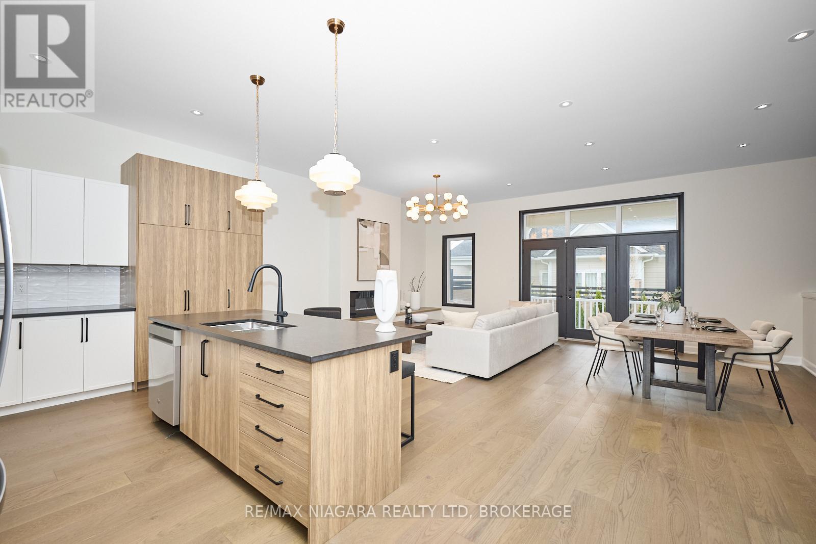 Photo 1 of 11 Butternut Crescent, Fort Erie ON