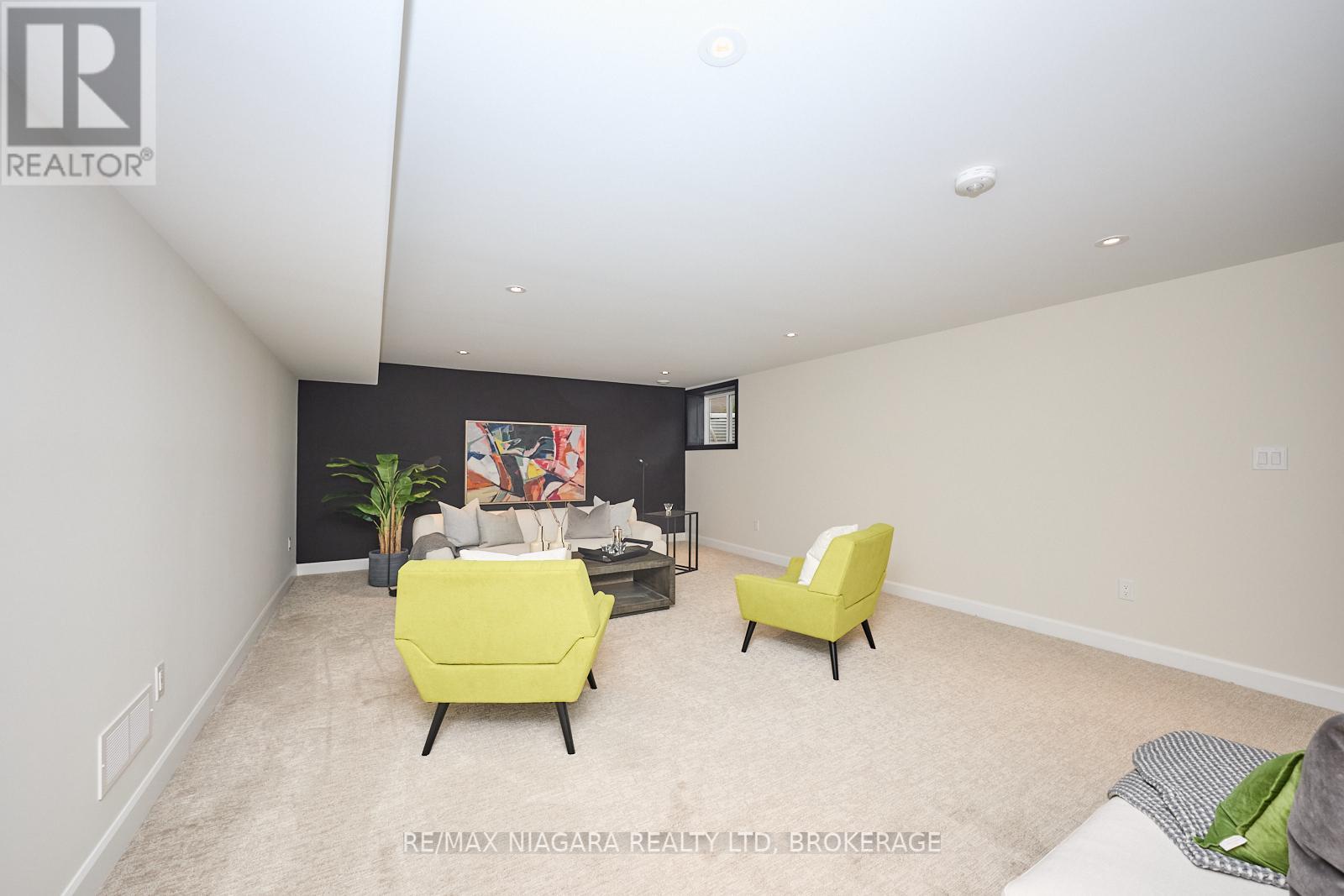 Photo 12 of 11 Butternut Crescent, Fort Erie ON