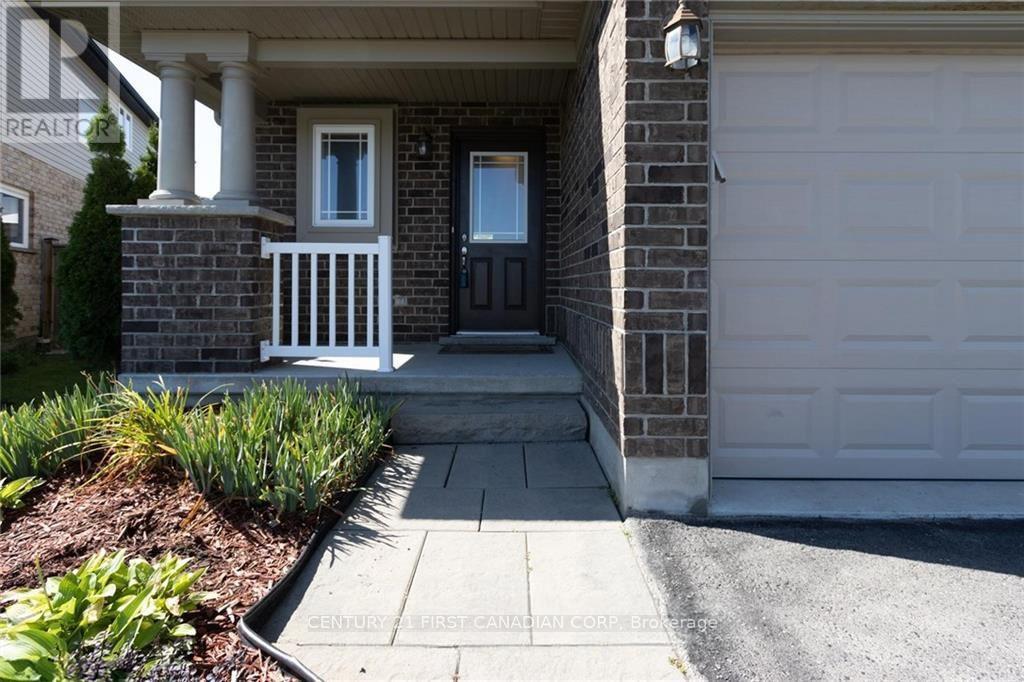 Photo 3 of 3131 Emily Carr Lane, London South ON
