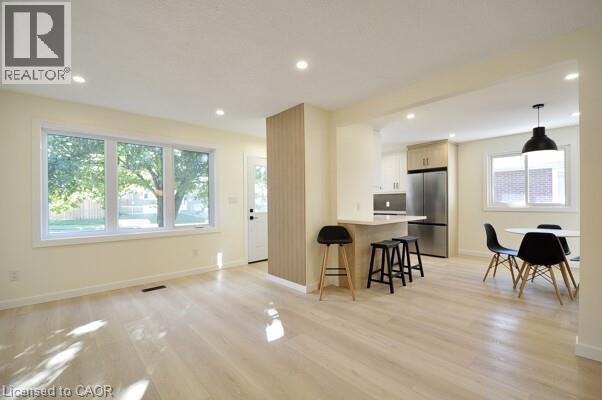 Photo 12 of 30 Grenadier Road, Cambridge ON