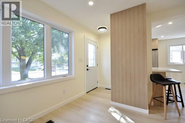 Photo 15 of 30 Grenadier Road, Cambridge ON