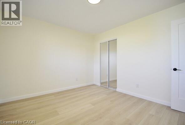 Photo 18 of 30 Grenadier Road, Cambridge ON