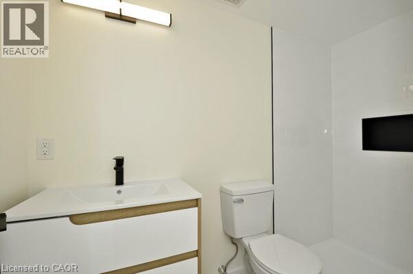 Photo 20 of 30 Grenadier Road, Cambridge ON