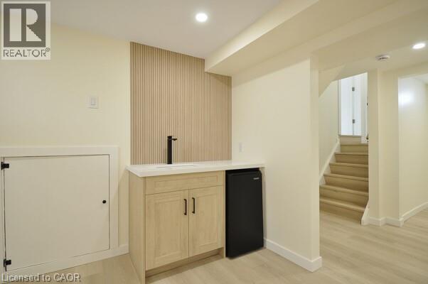 Photo 22 of 30 Grenadier Road, Cambridge ON