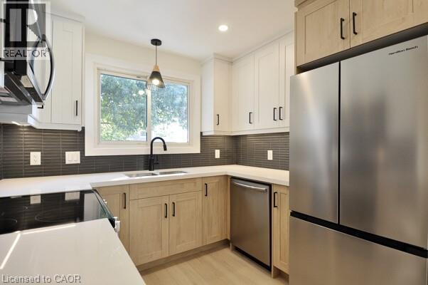 Photo 5 of 30 Grenadier Road, Cambridge ON